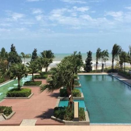 Opahome@ Timurbay Seafront Residence 2Br Family Suite Seaview And Poolview Kuantan Exterior foto