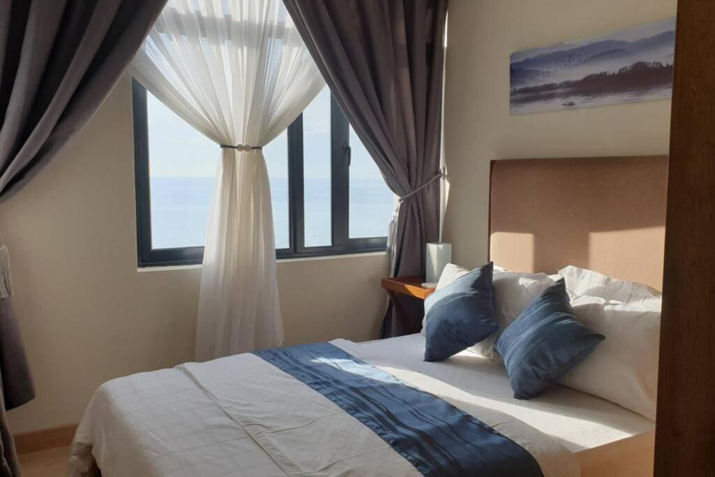 Opahome@ Timurbay Seafront Residence 2Br Family Suite Seaview And Poolview Kuantan Exterior foto