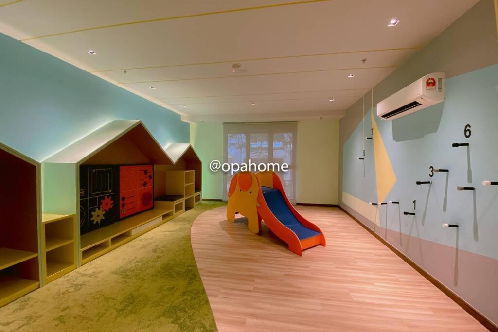 Opahome@ Timurbay Seafront Residence 2Br Family Suite Seaview And Poolview Kuantan Exterior foto